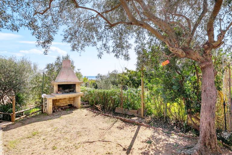 Comfortable Holiday Home “Villa Martina” with Sea View, Wi-Fi, Garden & Terrace — photo 2