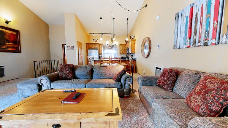Helios North 6 Spacious and Bright, Pet-Friendly, Walk to The Village Gondola — photo 5
