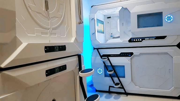 Apollo Capsule Hotel