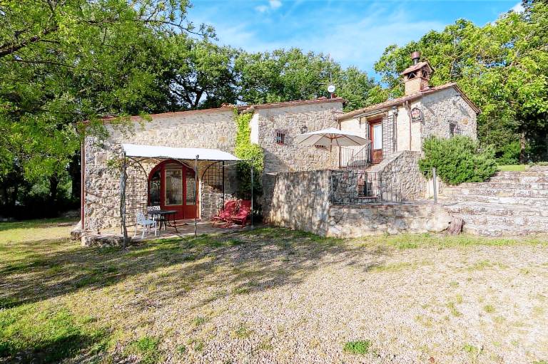 Farm with pool, garden & terrace — photo 2
