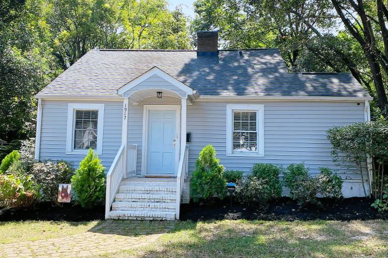 3 Mi to Dtwn Charlotte Quiet Haven w Fenced Yard