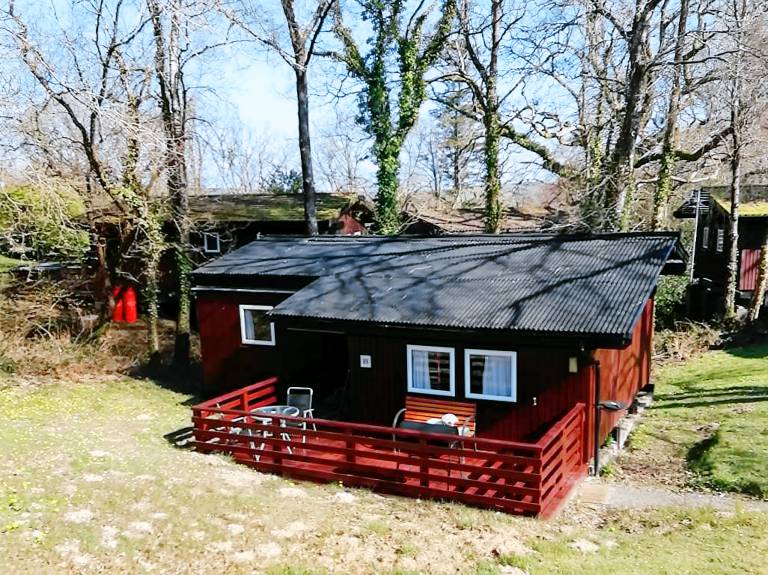 Family-friendly vacation home with pool & barbecue | Garden view | Pets allowed — photo 3