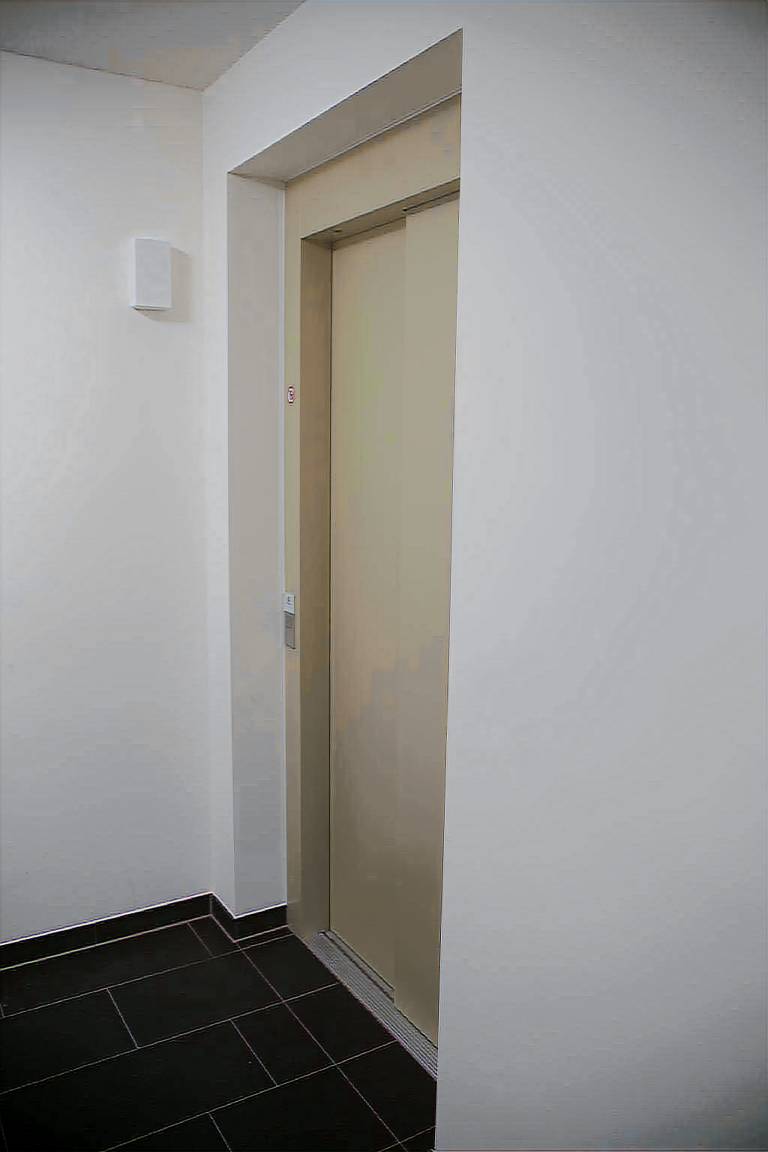 Rental apartment with patio — photo 4