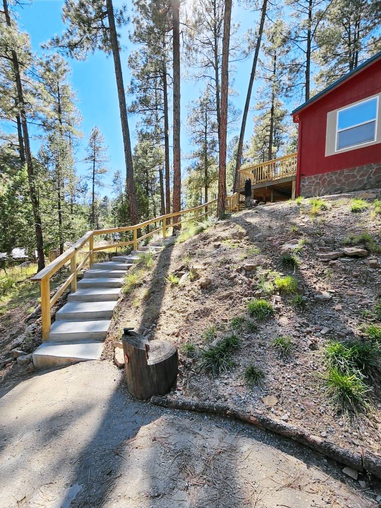 Mountain Air Hot Tub Nights Willow House — photo 4