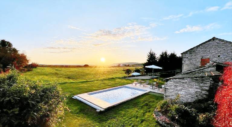Vacation home with pool in Beaune