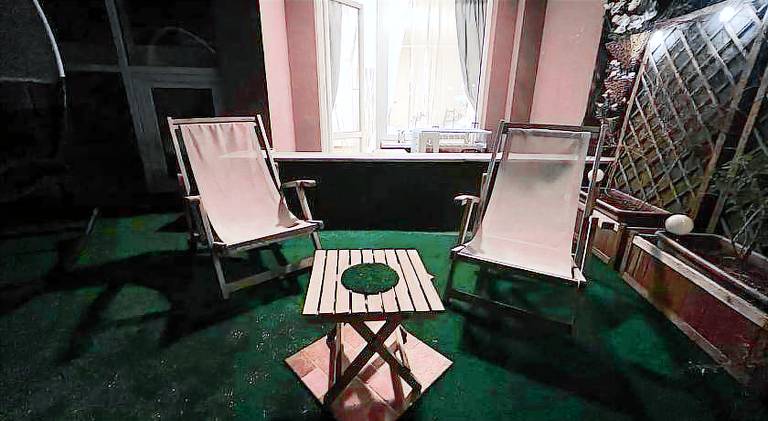 Rental apartment with patio & yard — photo 5