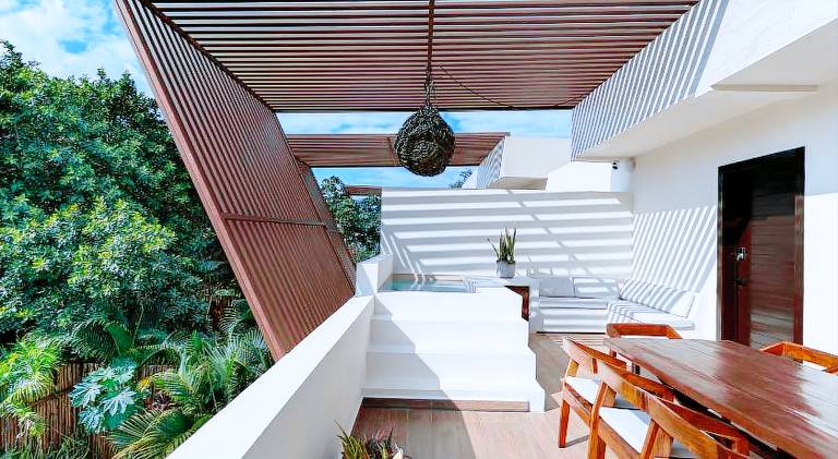 Villa with hot tub & pool — photo 3