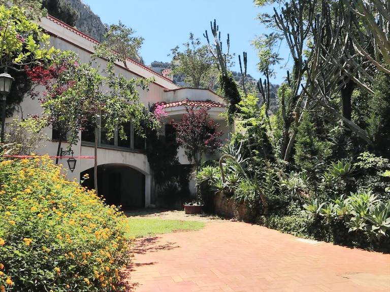 Villa  Palermo