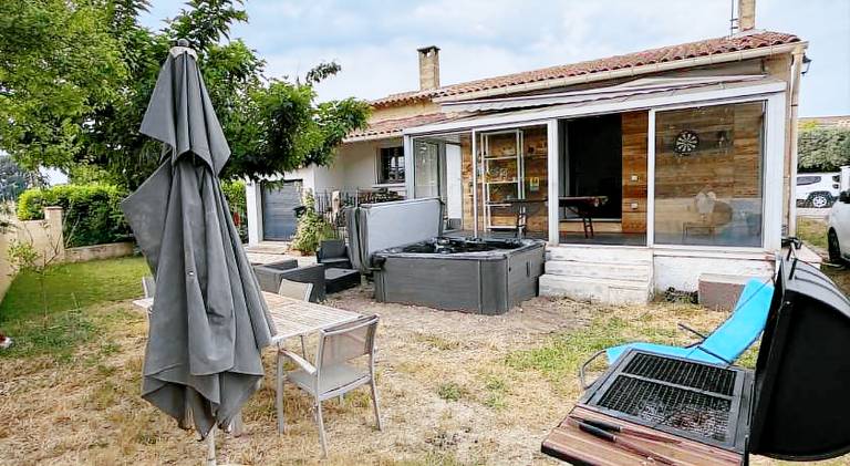 Villa with jacuzzi | Pets are welcome in L'Isle-sur-la-Sorgue