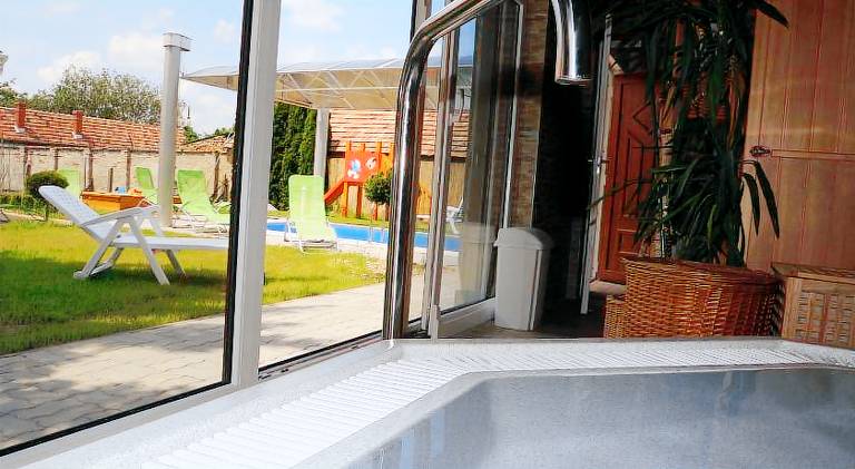 Pleasant rental apartment with garden, pool & jacuzzi | Pet-friendly — photo 5