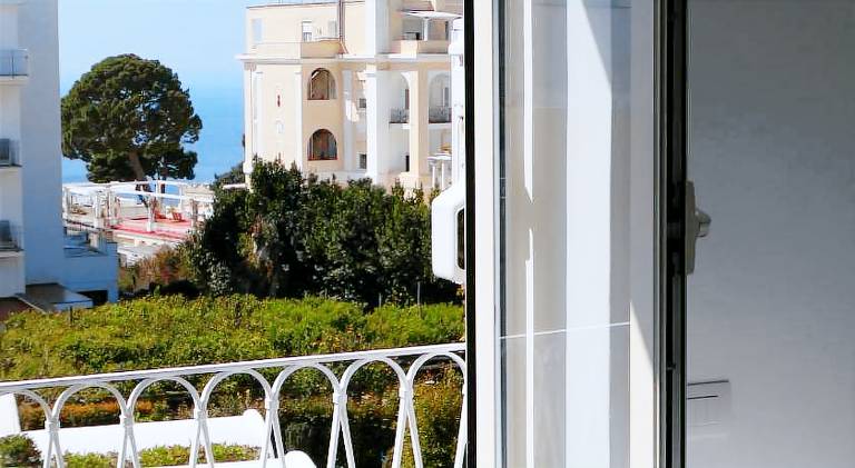 Holiday apartment with 2 rooms for 4 persons — photo 2