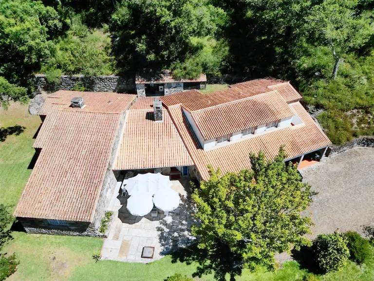 Fully equipped villa with terrace, pool & grill | Garden view | Pet-friendly — photo 4