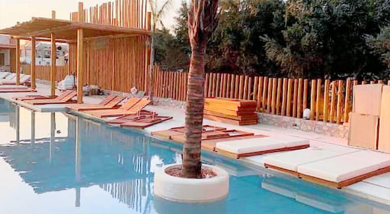 Khroma Luxury Suite 4 beach front apartment — photo 4