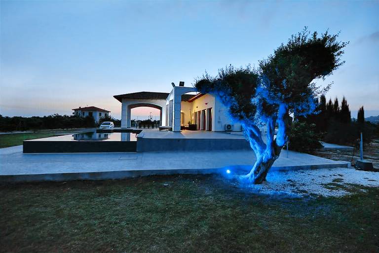 Villa  Maroni
