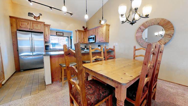 Helios North 6 Spacious and Bright, Pet-Friendly, Walk to The Village Gondola — photo 2