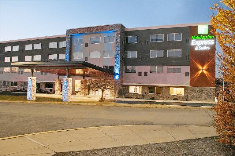 Holiday Inn Express & Suites Johnstown by IHG