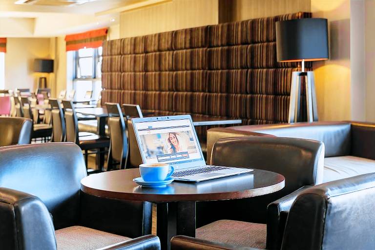 Holiday Inn Express London Luton Airport By IHG — photo 4