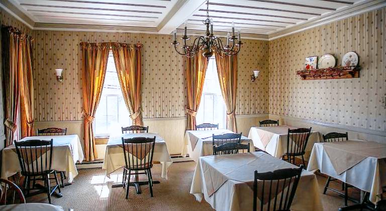 Deerfield Valley Inn - Mt Snow BnB Fireplace Rooms and Breakfast — photo 4