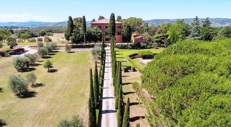 Villa with terrace, garden & hot tub | Good for workation in Marciano della Chiana