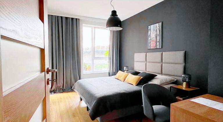 Serviced apartment with patio — photo 2