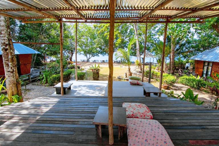 White Sand Beach Bungalows — photo 2