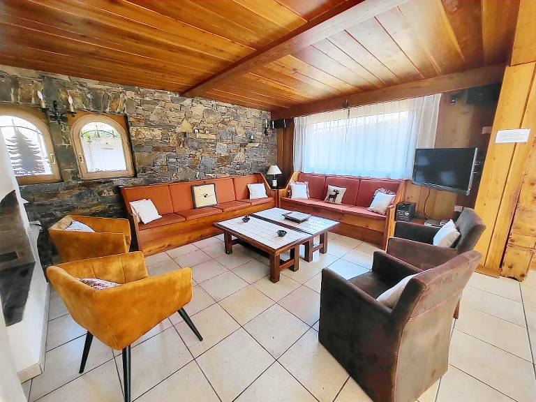 Fully equipped pleasant chalet with sauna, BBQ & patio | Garden view | Dogs allowed — photo 4