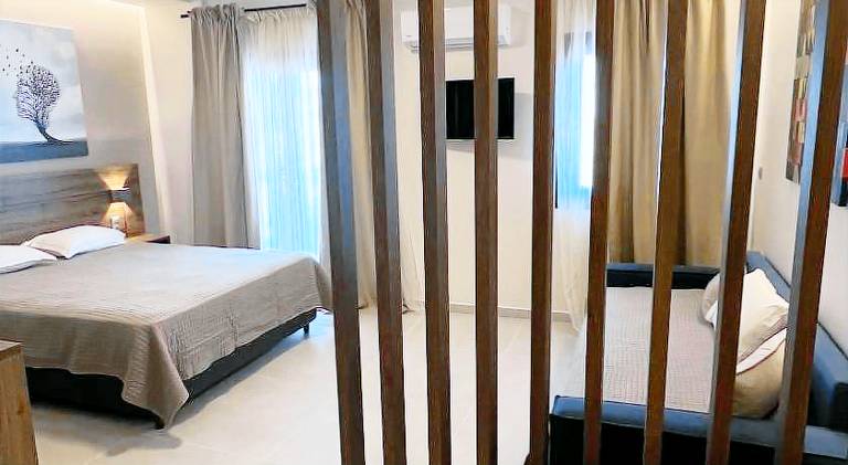 Sunset Hotel in Aristotelis