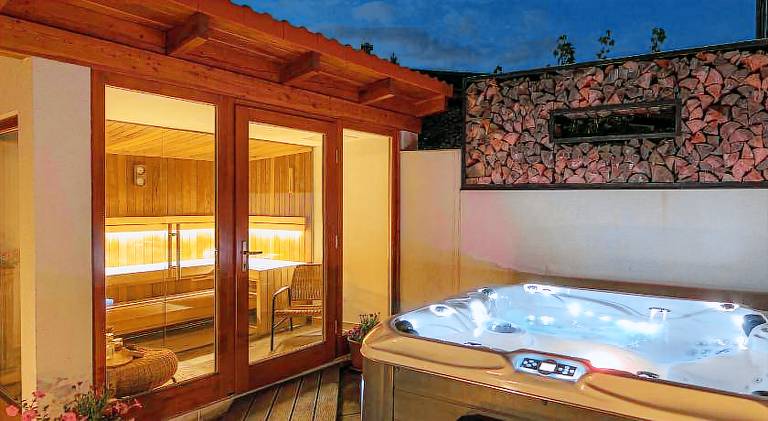 Villa with patio, sauna & yard — photo 3