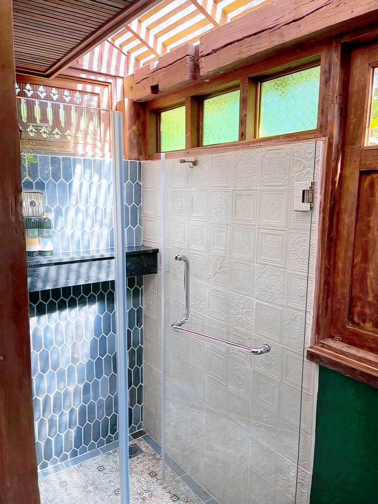 House with terrace, private pool & yard | Garden view — photo 5