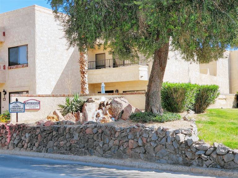 Child-friendly charming condo with barbeque & pool | Pets are welcome — photo 4