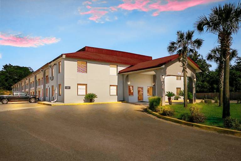 Red Roof Inn Crestview — photo 2