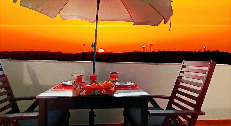 Holiday apartment with garden & terrace in Portimão