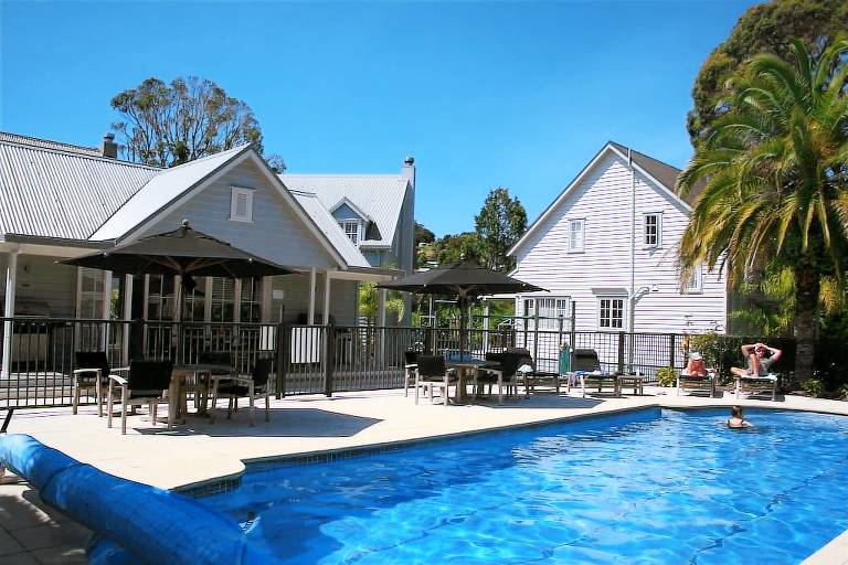 Cottage  Russell