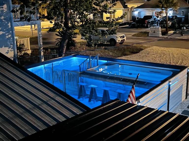 Bayview Cottage Sun deck pool and more
