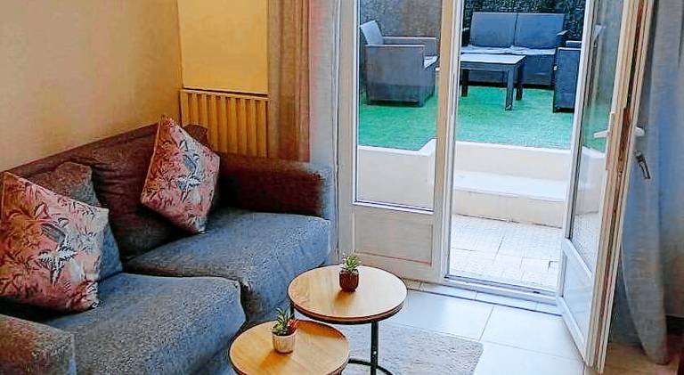 Lovely rental apartment with terrace & BBQ | Next to the beach | Pets allowed in Cagnes-sur-Mer
