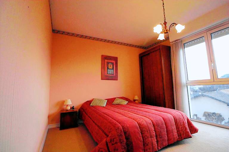 Rental apartment with garden & terrace — photo 3
