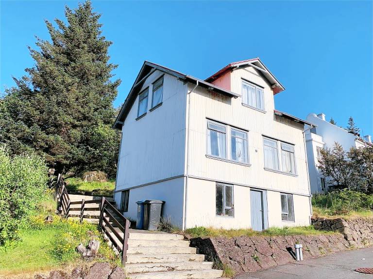 House Hafnarfjordur