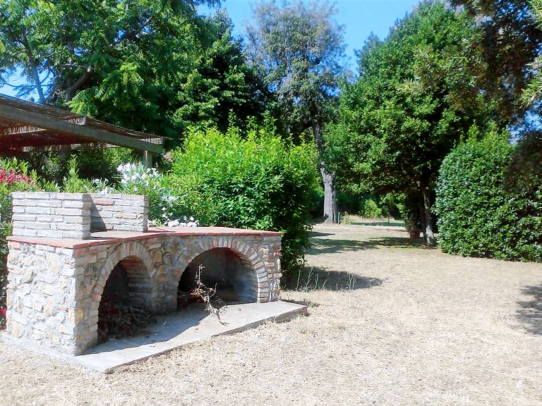 Family-oriented wonderful apartment with private pool & yard | Pet-friendly — photo 3