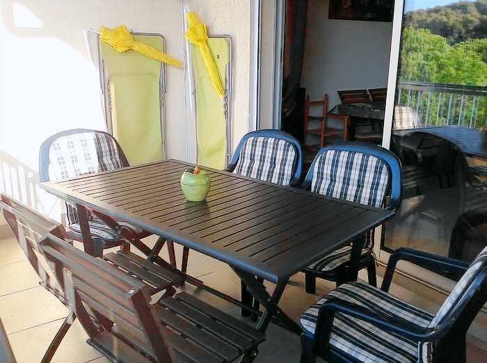 Holiday apartment with yard & pool | Sea view — photo 4