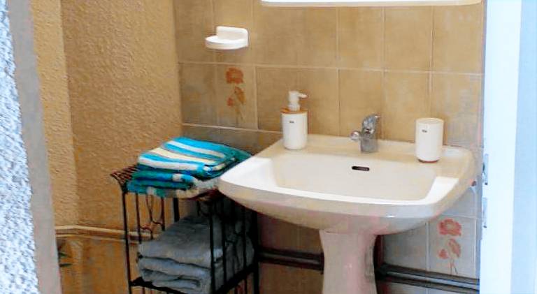 Apartment with 2 rooms for 6 persons — photo 4