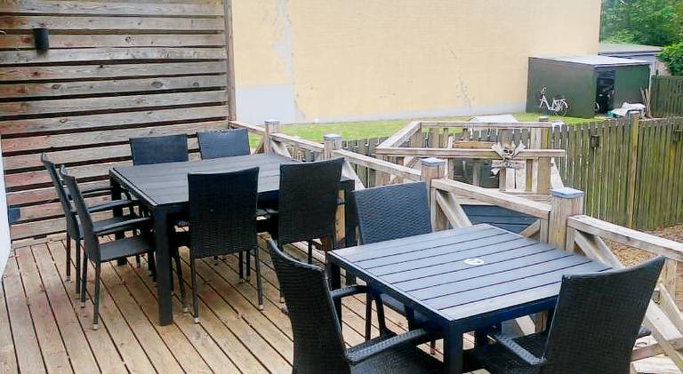 Serviced apartment with yard, terrace & BBQ — photo 5