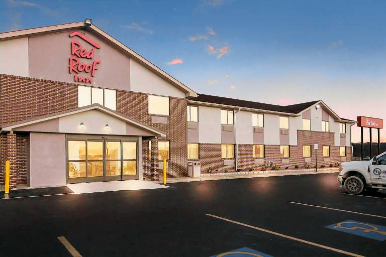 Red Roof Inn Greensburg — photo 3