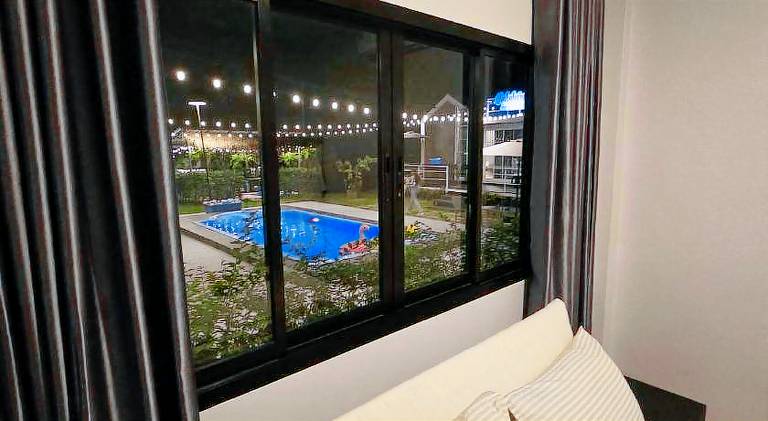 Vacation home with pool — photo 2