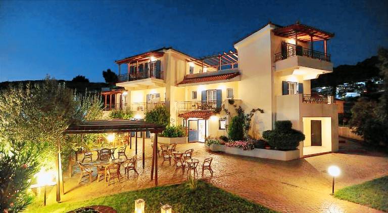 Serviced apartment with patio & garden | Next to the beach | Pets are welcome in Lemnos