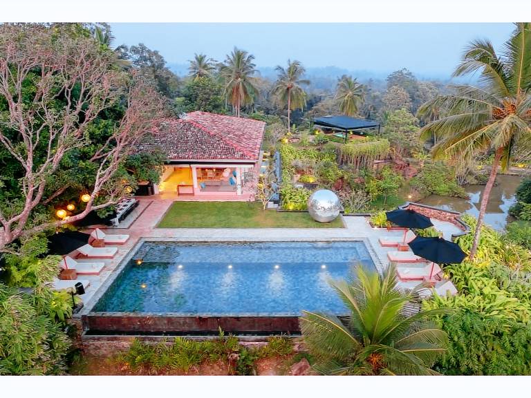 Villa Mine 5 bed hill top villa sea views close to