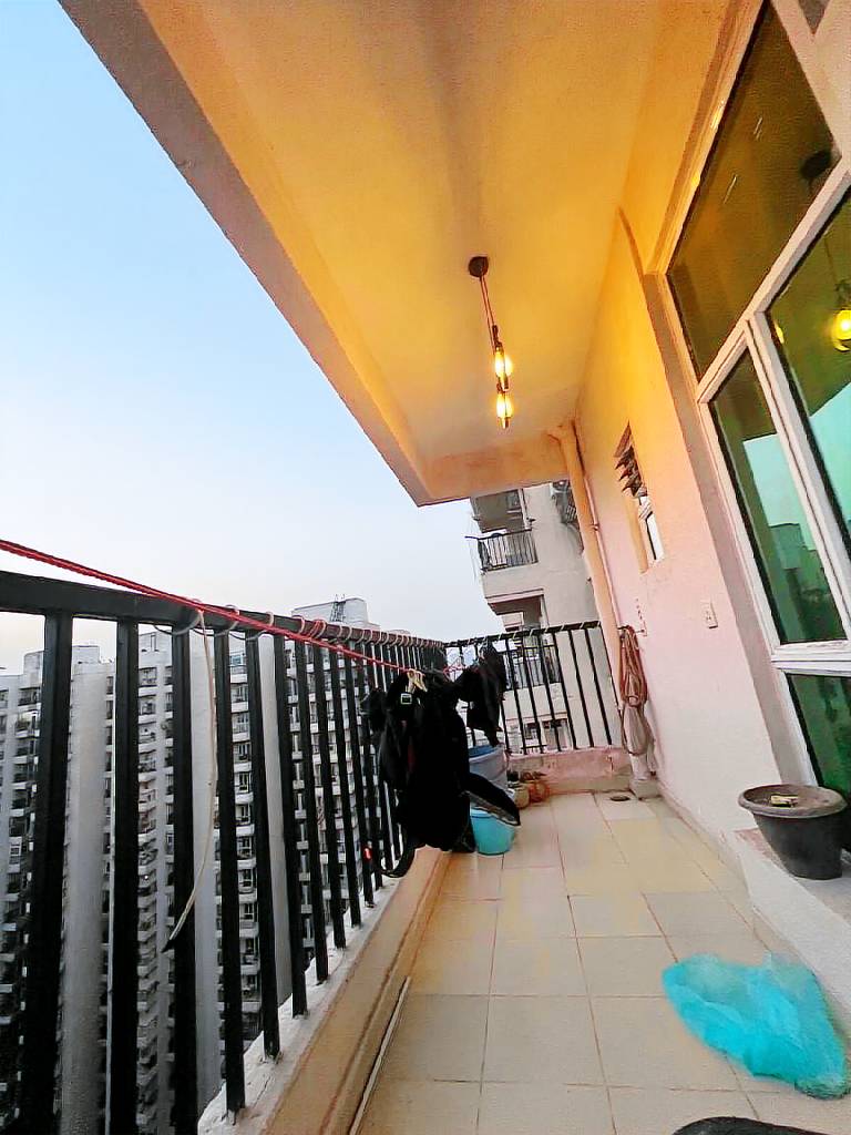 House  Gaur City 2