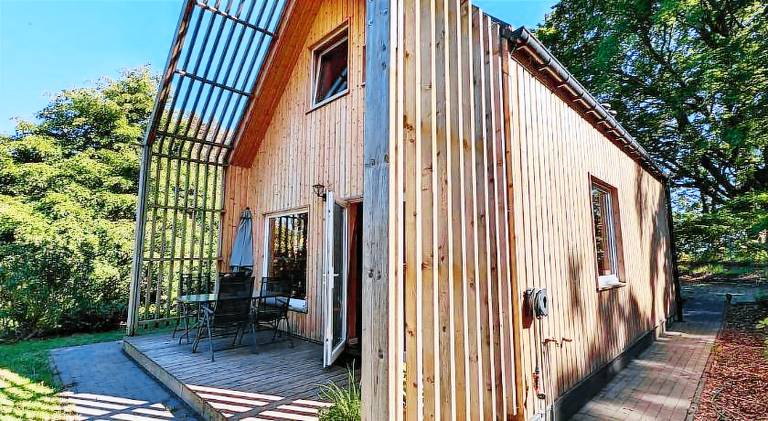 House with barbeque, patio & yard — photo 2