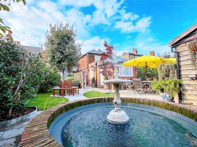 Bed & Breakfast  Canterbury