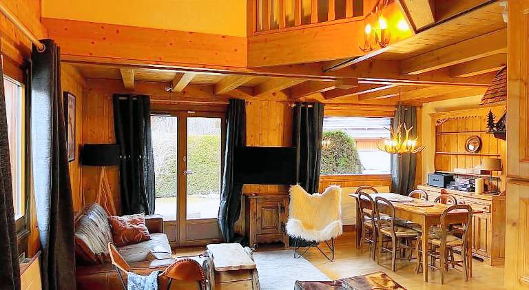 Chalet with terrace, yard & sauna — photo 2