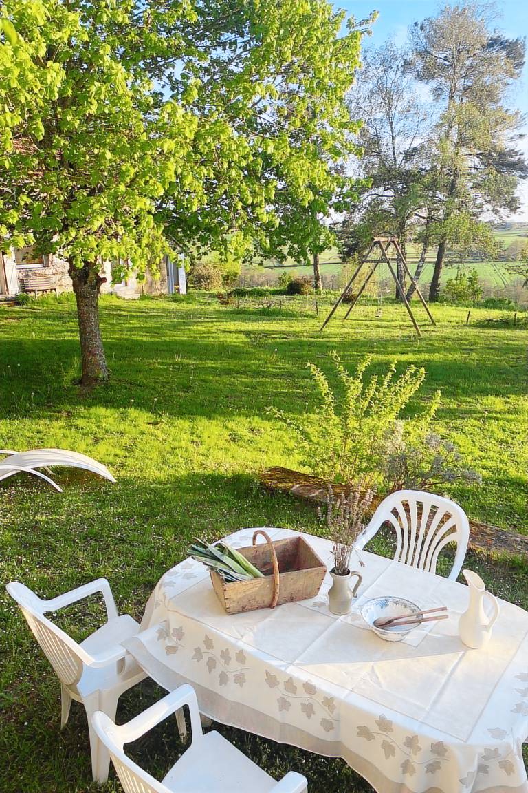 Vacation home with barbecue, patio & yard | Nature view — photo 4